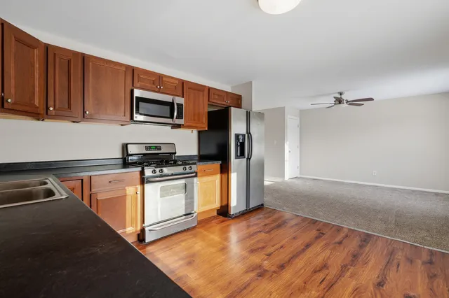 $270,000 | 424 Kenyon Avenue, Romeoville, IL 60446