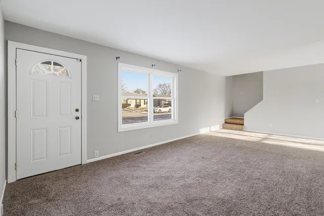 $270,000 | 424 Kenyon Avenue, Romeoville, IL 60446