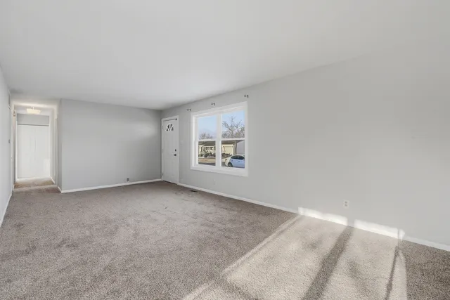 $270,000 | 424 Kenyon Avenue, Romeoville, IL 60446