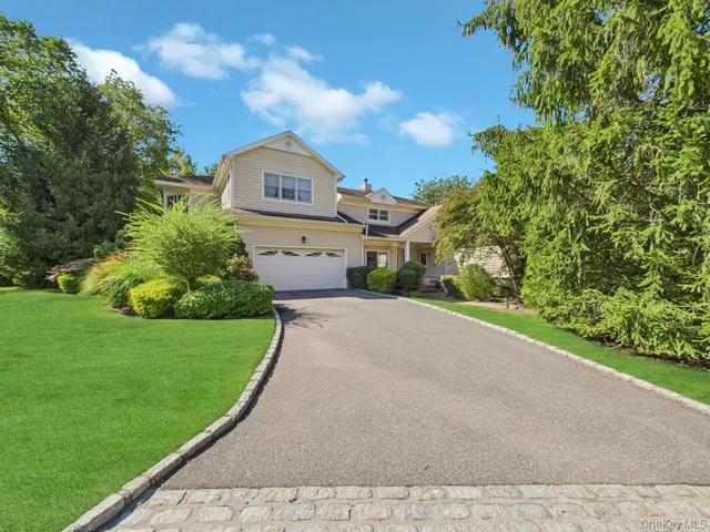 $2,150,000 | 428 Toftree Court, Roslyn, NY 11576