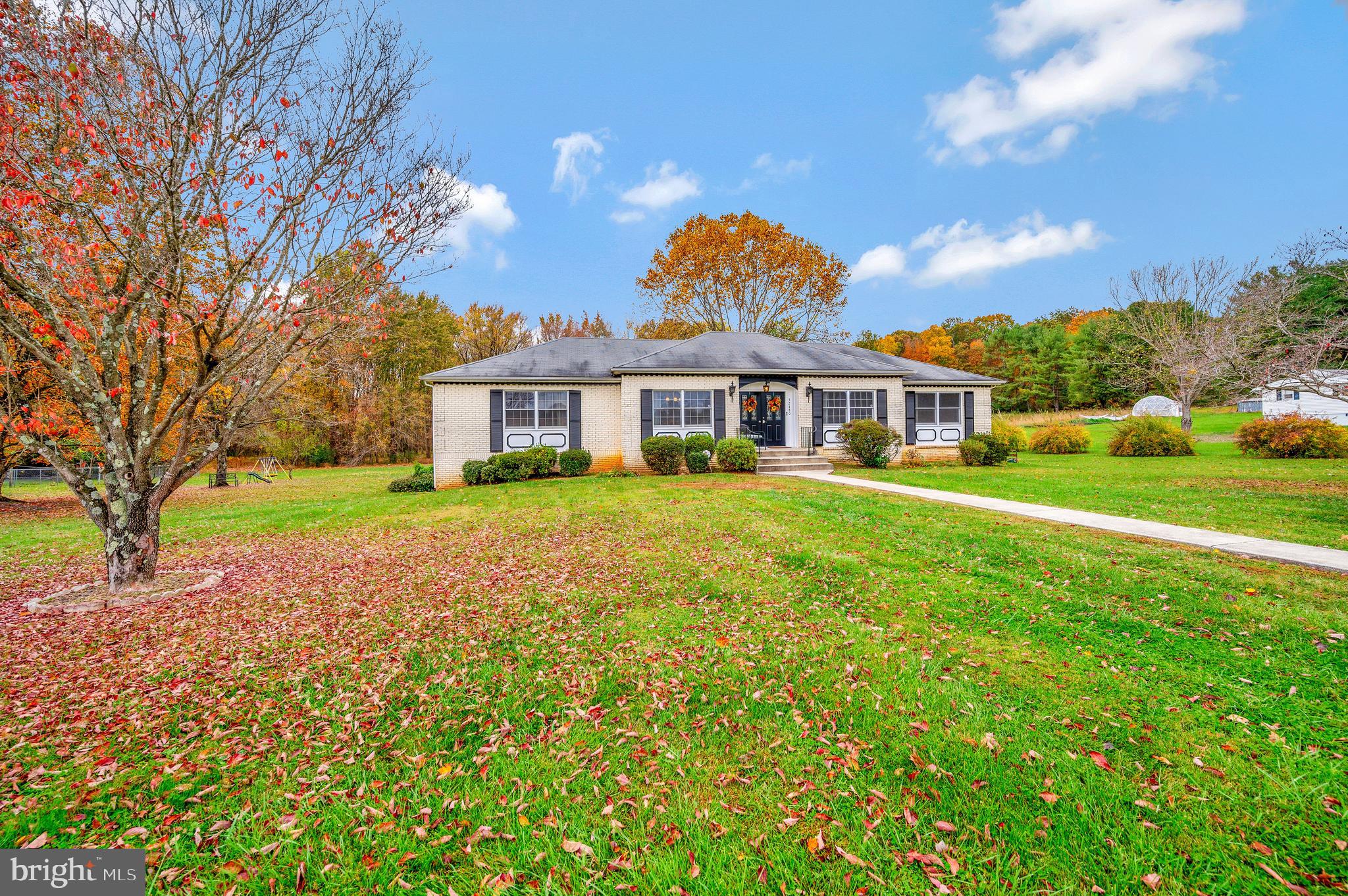 Welcome to 32480 Zoar Road: Your Dream Home!
