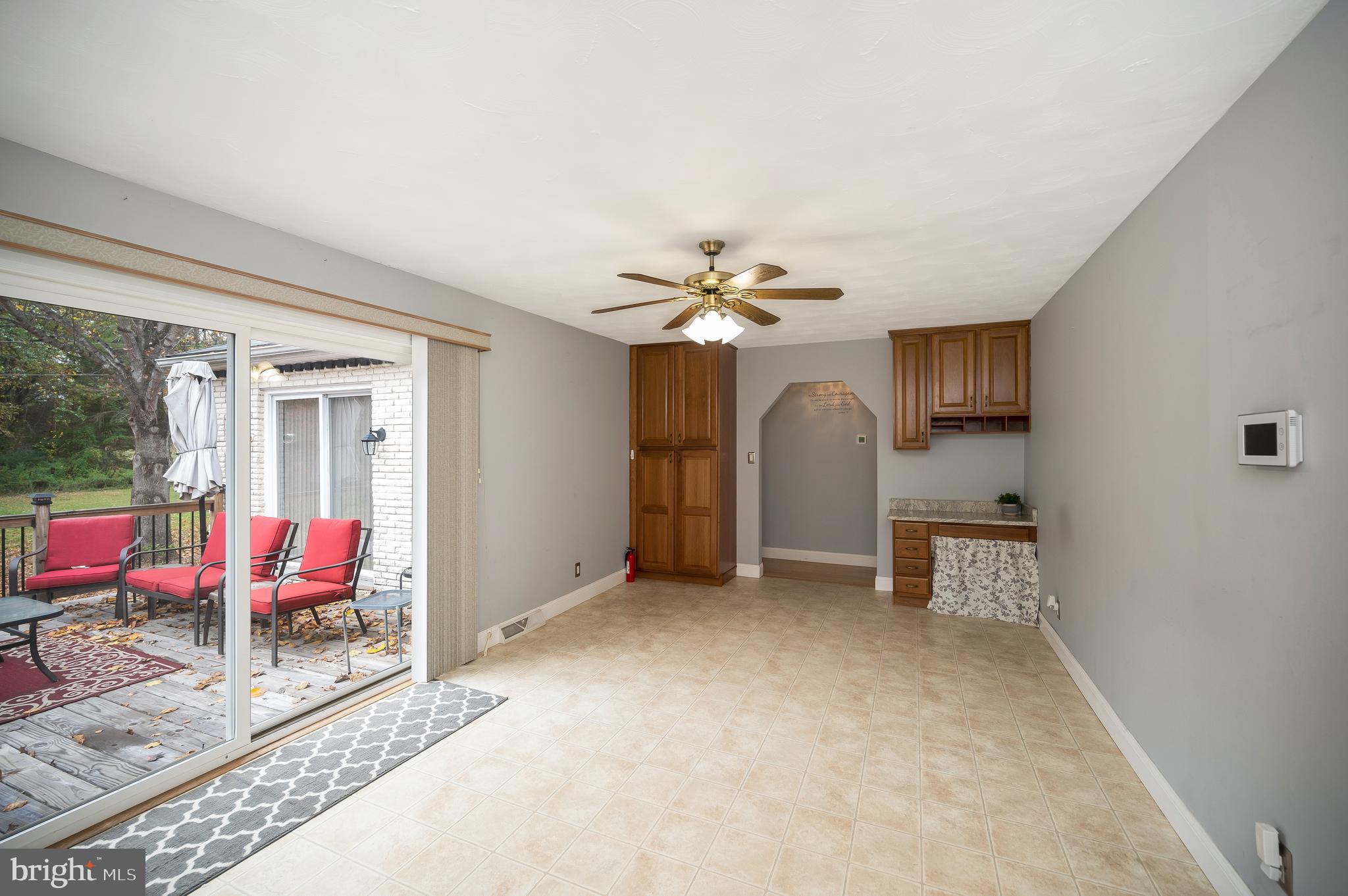 32480 Zoar Road Locust Grove, VA 22508 - Photo 11 of 37 Pantry and built in desk