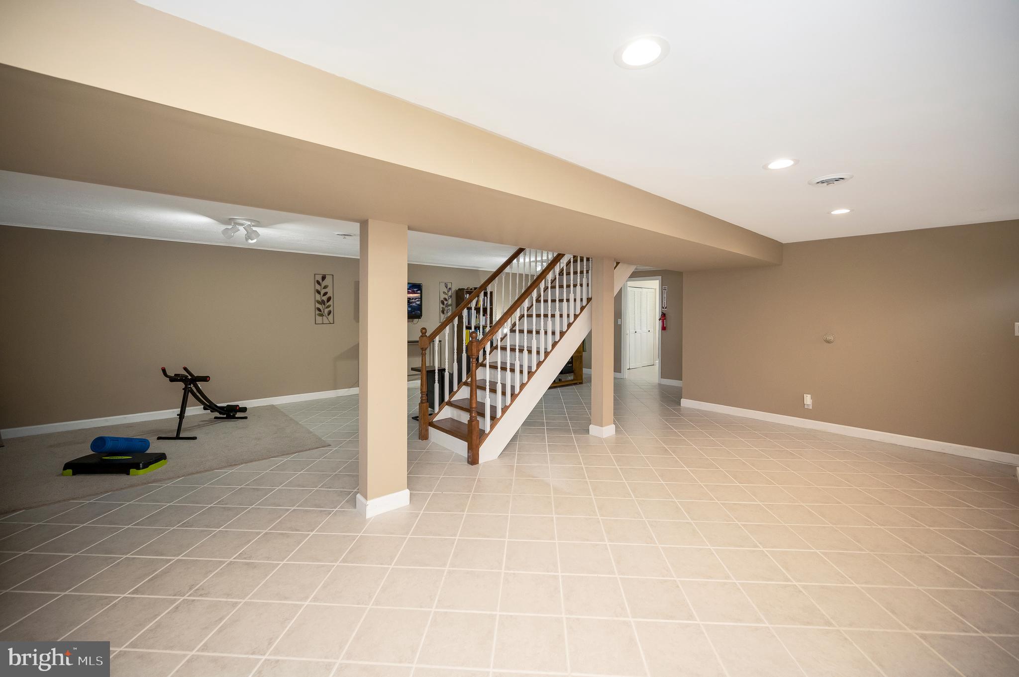 32480 Zoar Road Locust Grove, VA 22508 - Photo 23 of 37 Place a pool table here