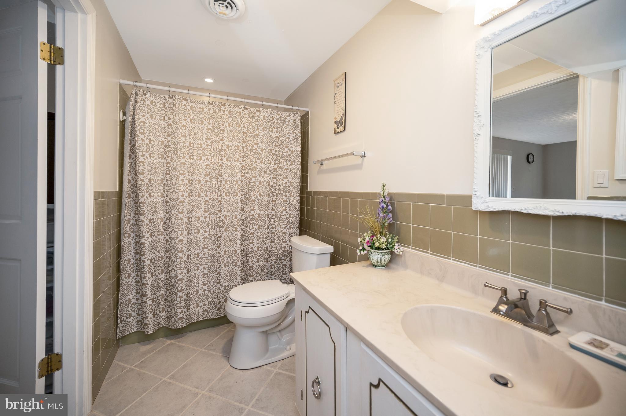32480 Zoar Road Locust Grove, VA 22508 - Photo 27 of 37 Bathroom 3