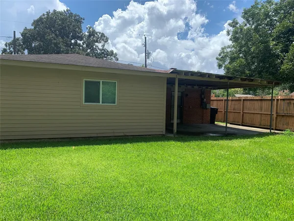 $1,900 | 417 Sikes Street, Houston, TX 77018