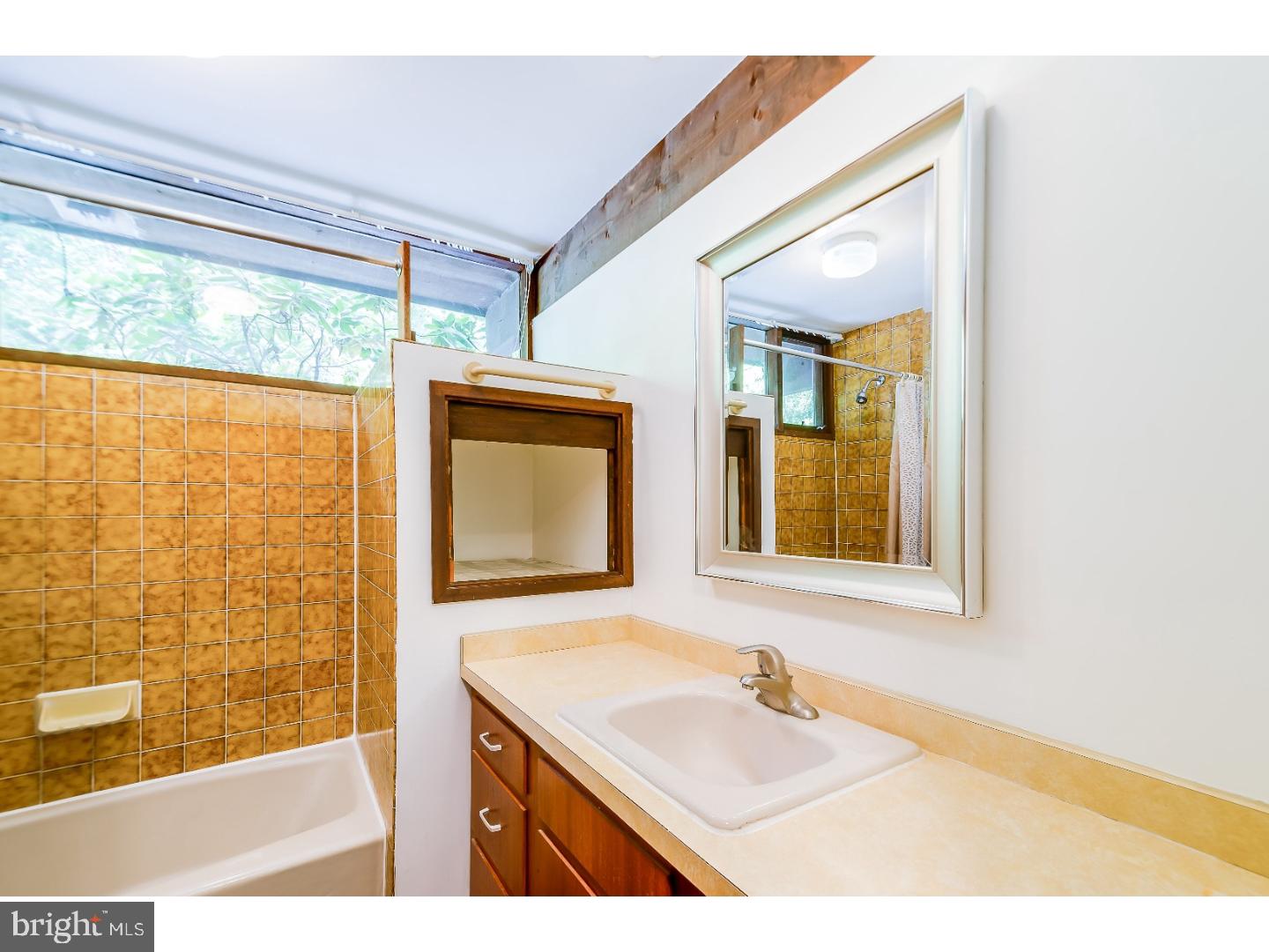 304 Irick Road Westampton, NJ 08060 - Photo 19 of 25 Bathroom