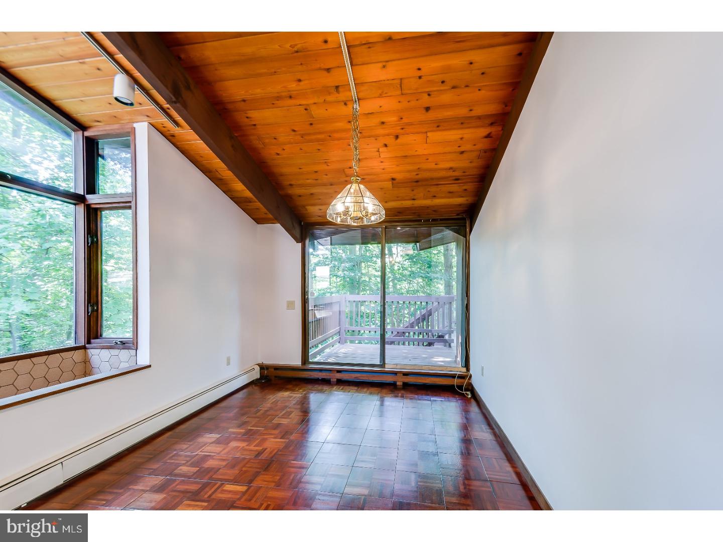 304 Irick Road Westampton, NJ 08060 - Photo 10 of 25 Breakfast Room