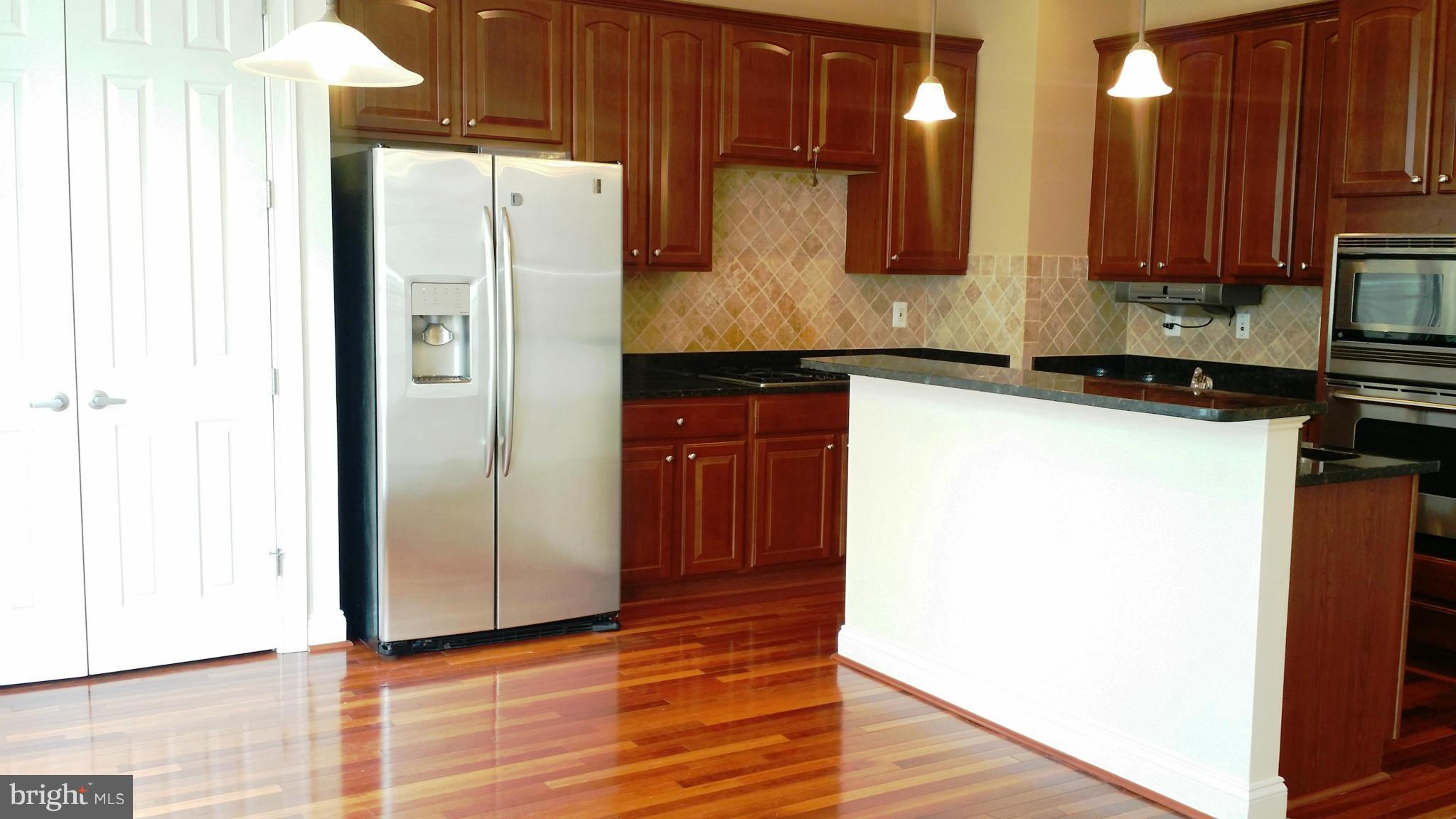 557 Cedar Spring Street Gaithersburg, MD 20877 - Photo 13 of 20 Kitchen
