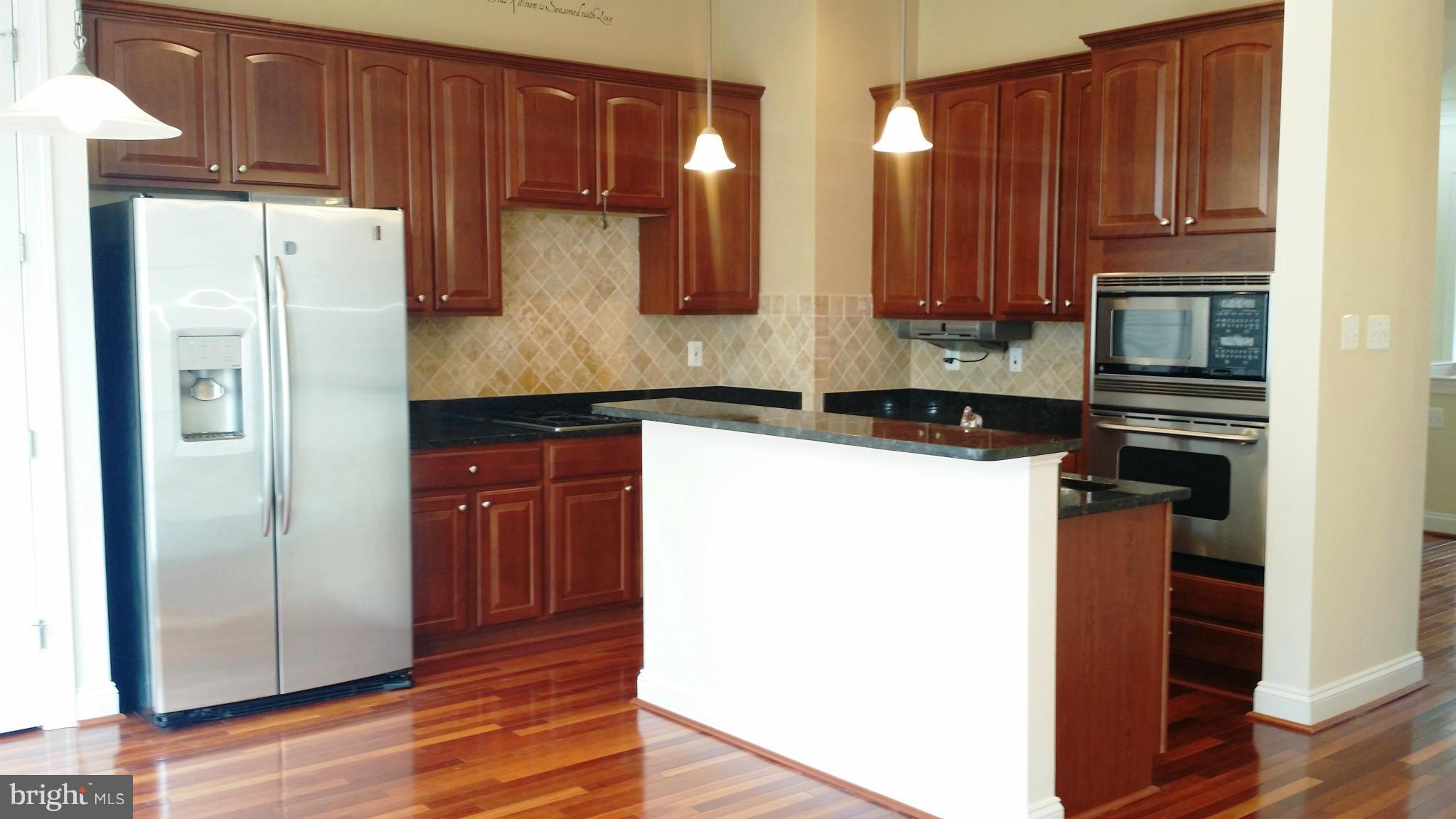 557 Cedar Spring Street Gaithersburg, MD 20877 - Photo 8 of 20 Kitchen