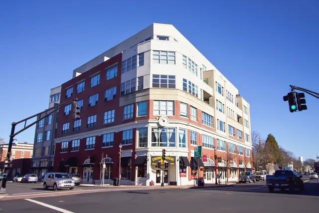 $3,300 | 51 Lafayette Street, Unit 208, Salem, MA 01970