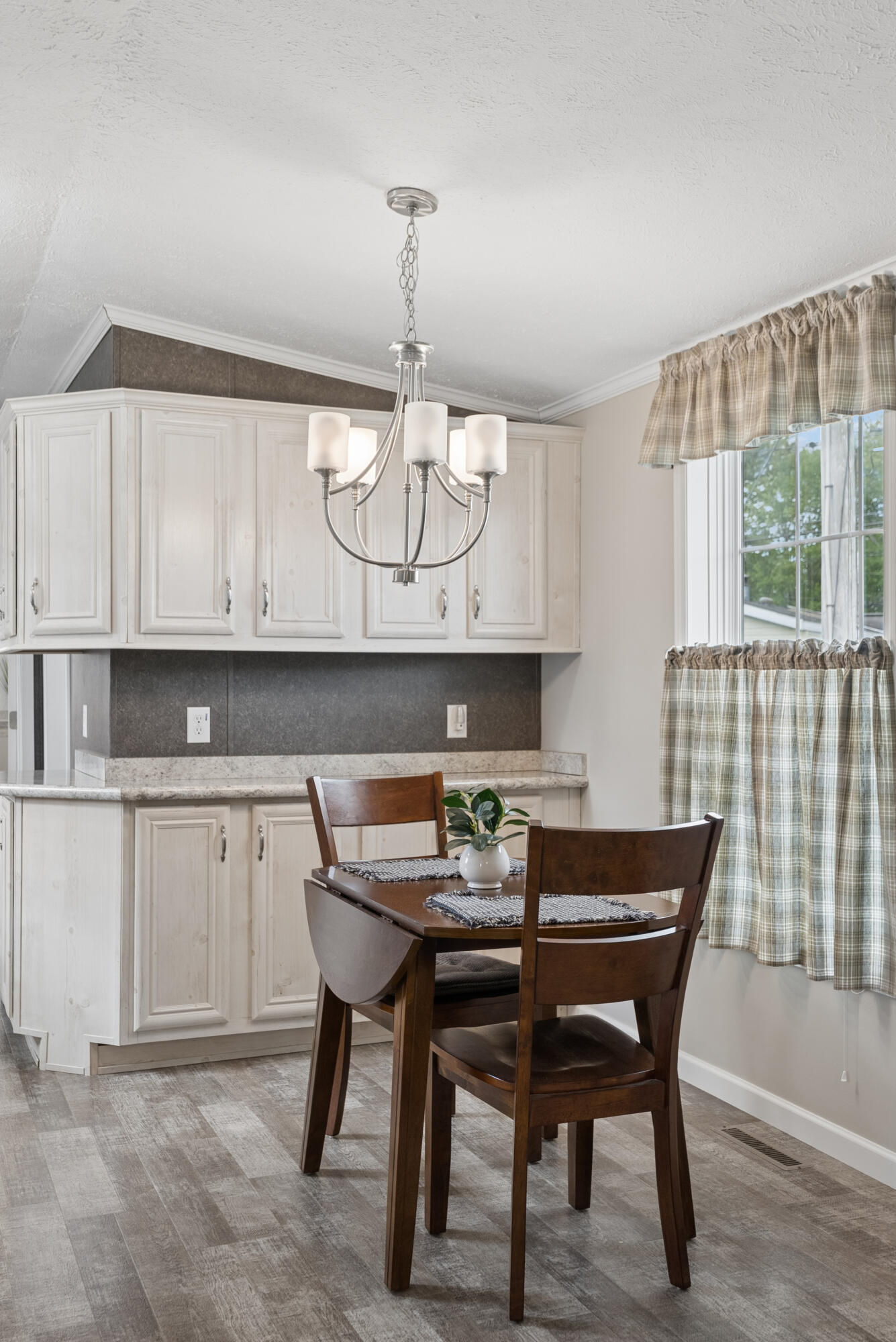 11 Ofarrell Street Topsham, ME 04086 - Photo 6 of 28 DSC05124