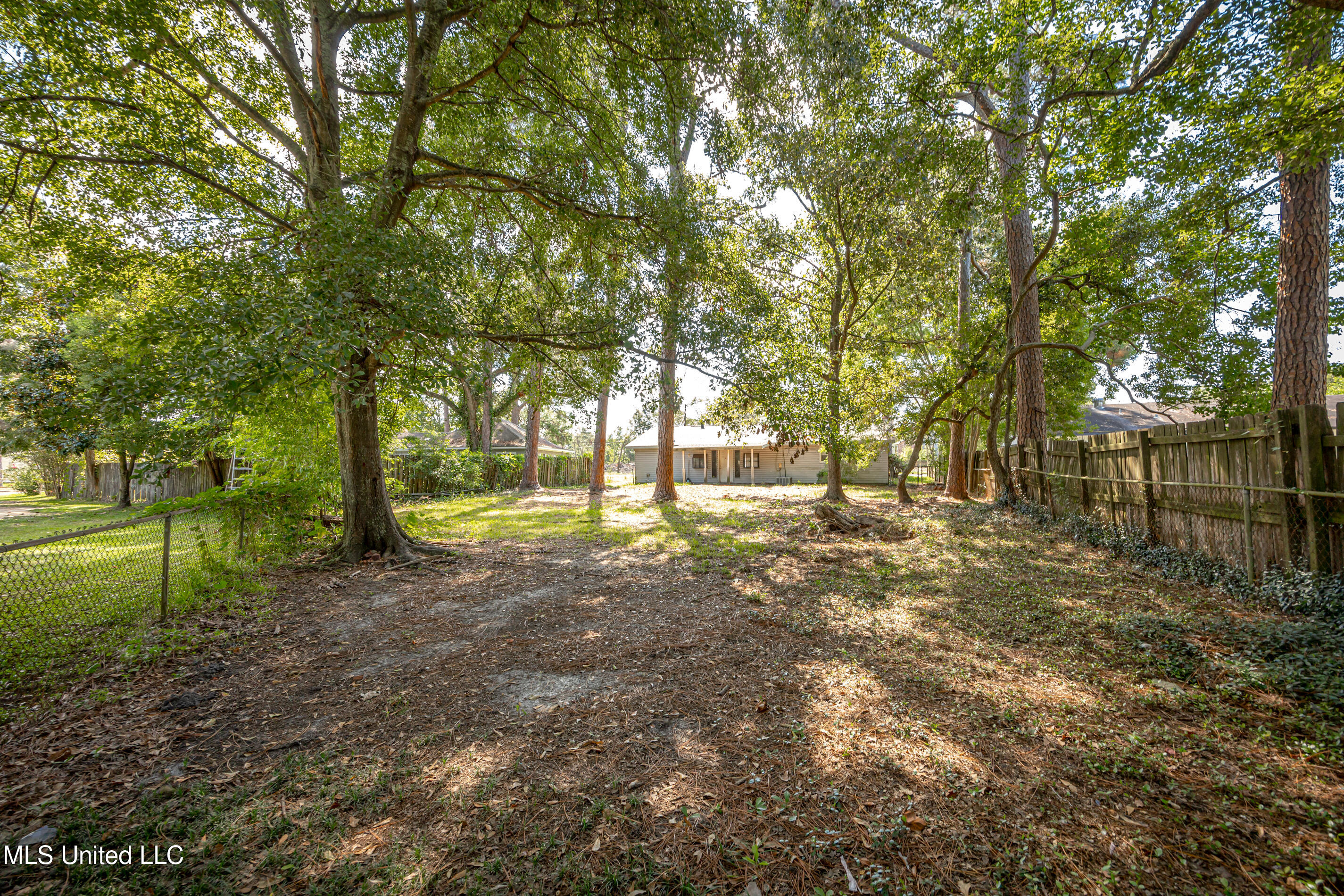 4907 Old Mobile Avenue Pascagoula, MS 39581 - Photo 12 of 33 IMG_8475