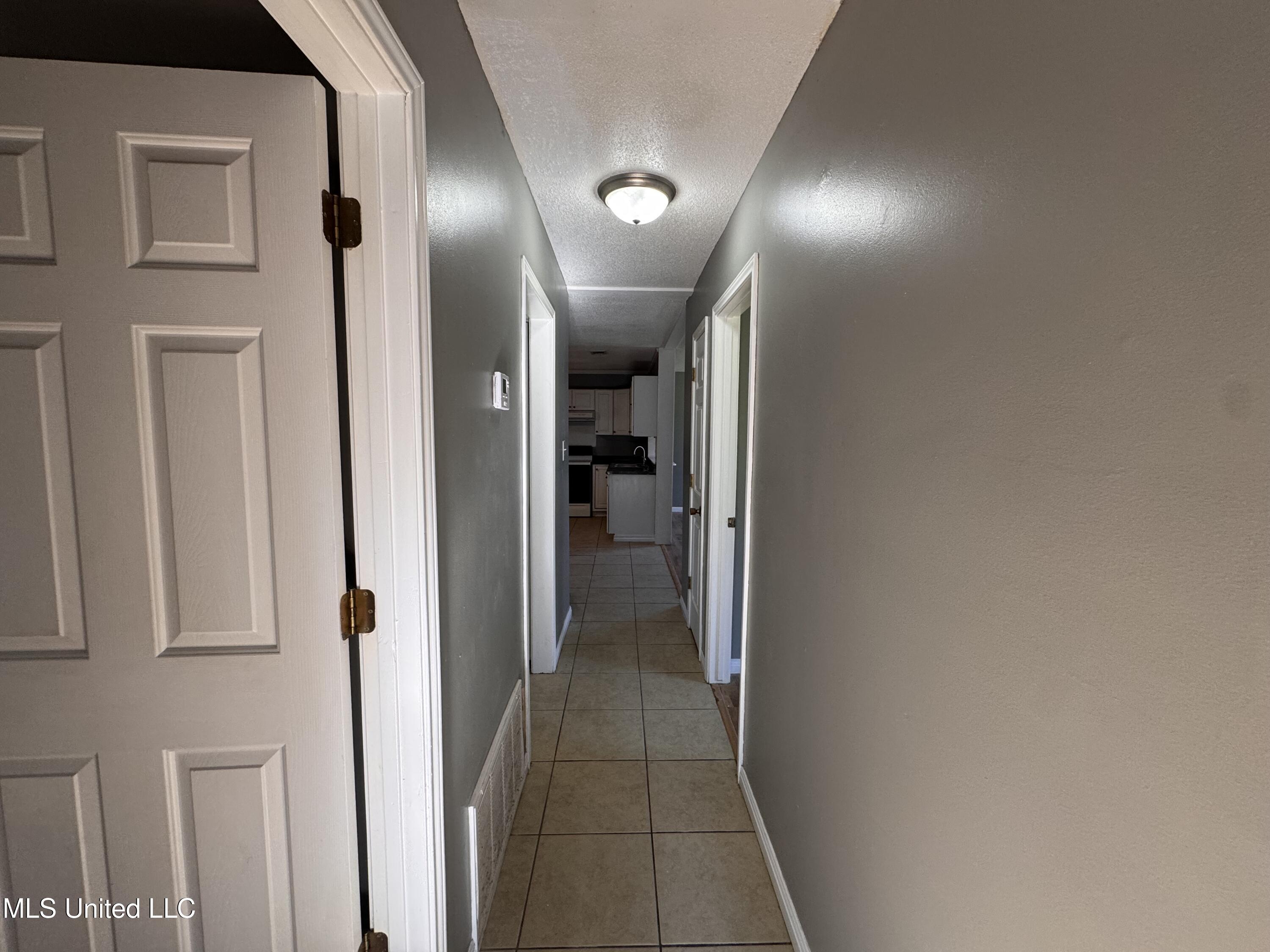 4907 Old Mobile Avenue Pascagoula, MS 39581 - Photo 20 of 33 IMG_9008