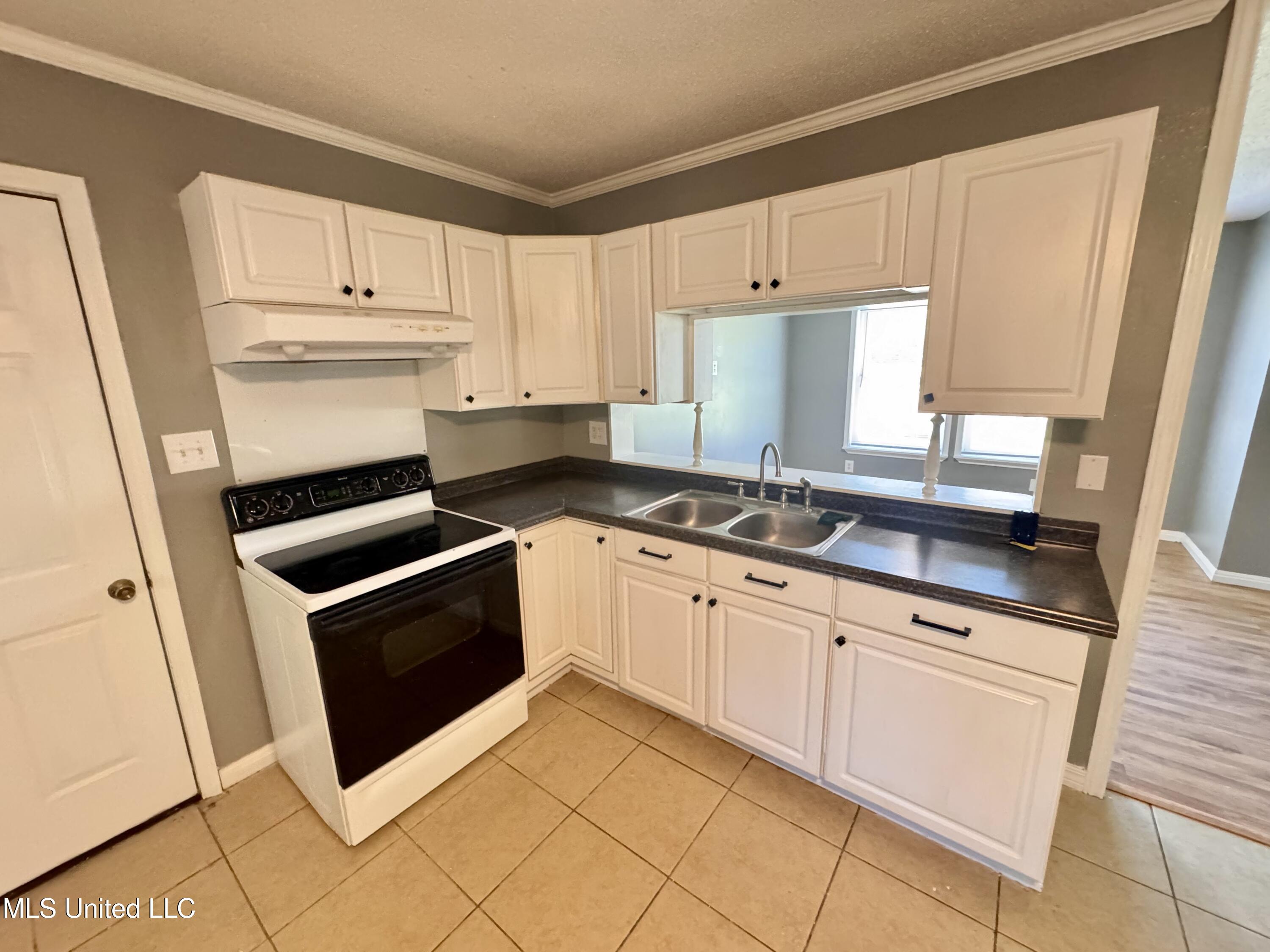 4907 Old Mobile Avenue Pascagoula, MS 39581 - Photo 26 of 33 IMG_8999