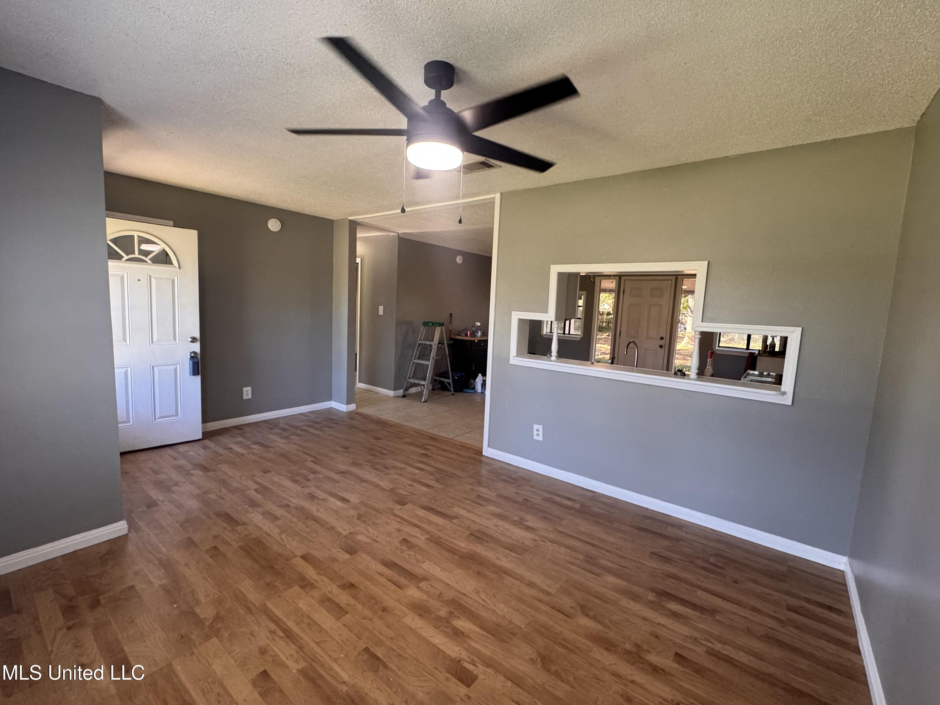 4907 Old Mobile Avenue Pascagoula, MS 39581 - Photo 31 of 33 IMG_8991