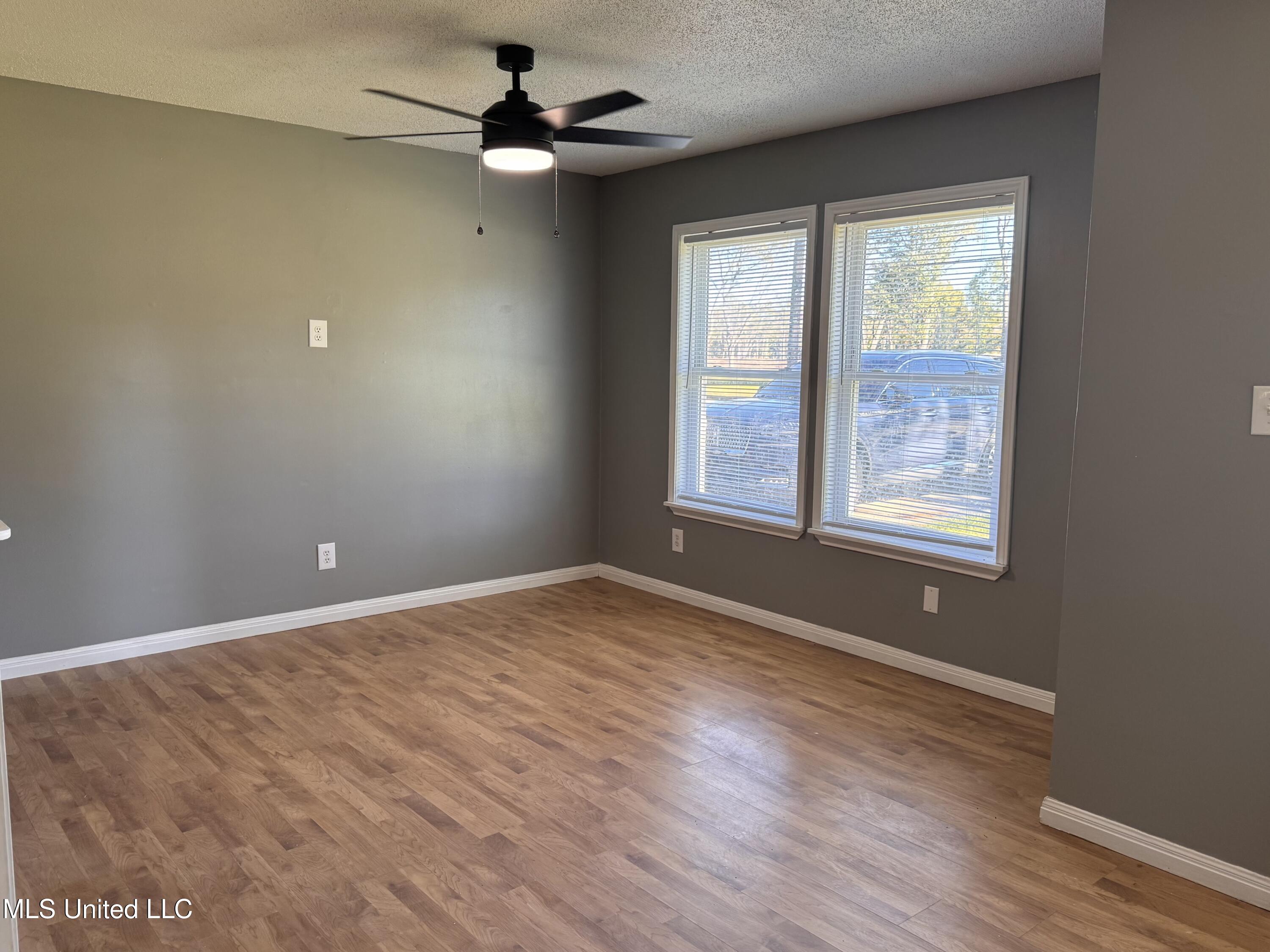 4907 Old Mobile Avenue Pascagoula, MS 39581 - Photo 32 of 33 IMG_8990