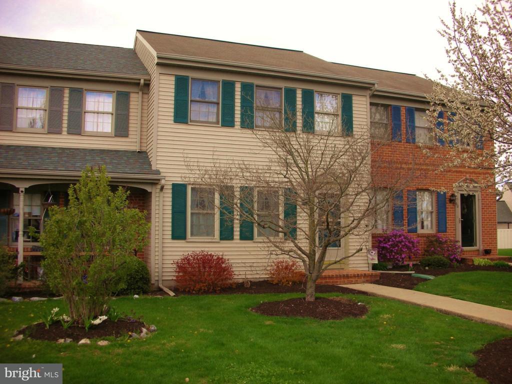 92 Robinhill Drive Lititz, PA 17543 - Photo 1 of 24