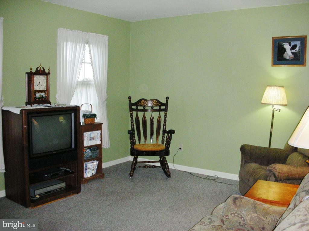 92 Robinhill Drive Lititz, PA 17543 - Photo 3 of 24