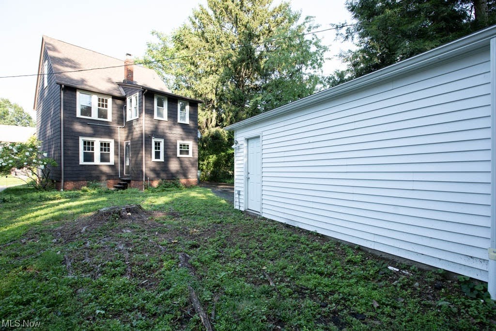 1106 Hillstone Road Cleveland Heights, OH 44121 - Photo 32 of 35 View of yard