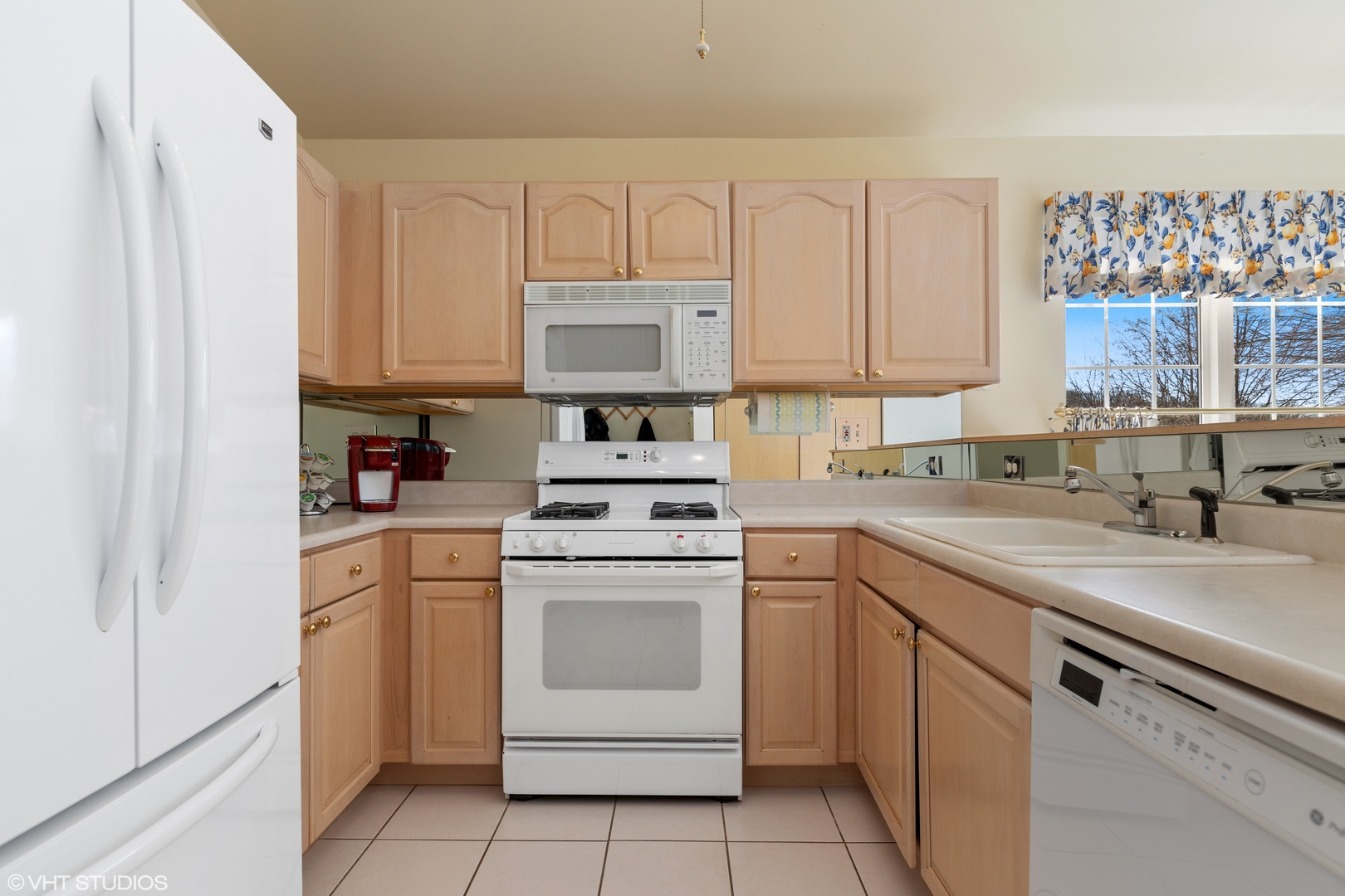296 Firenze Drive Cary, IL 60013 - Photo 7 of 18 Gallery Image 7