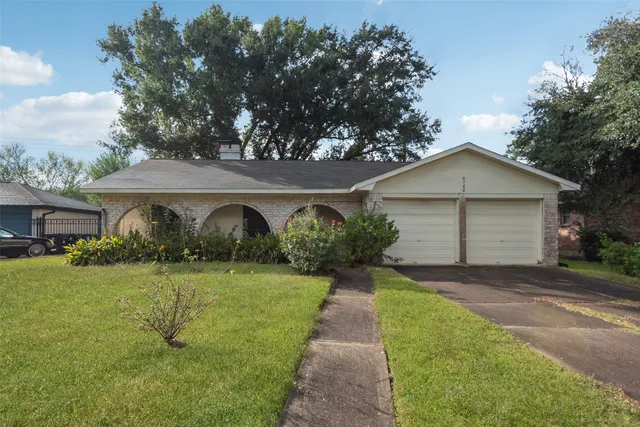 $199,999 | 6742 Indian Lake Drive, Houston, TX 77489