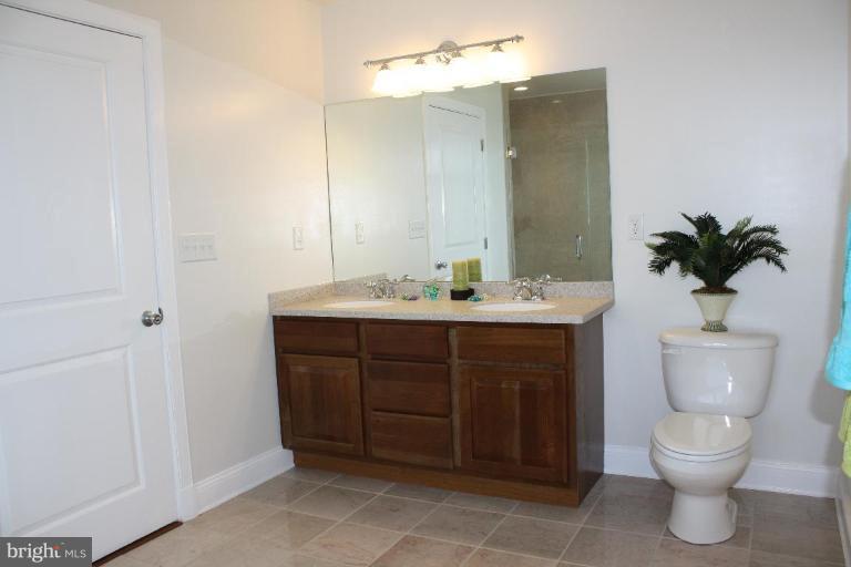 4066 Beach Road Dundalk, MD 21222 - Photo 6 of 30 Bath #1