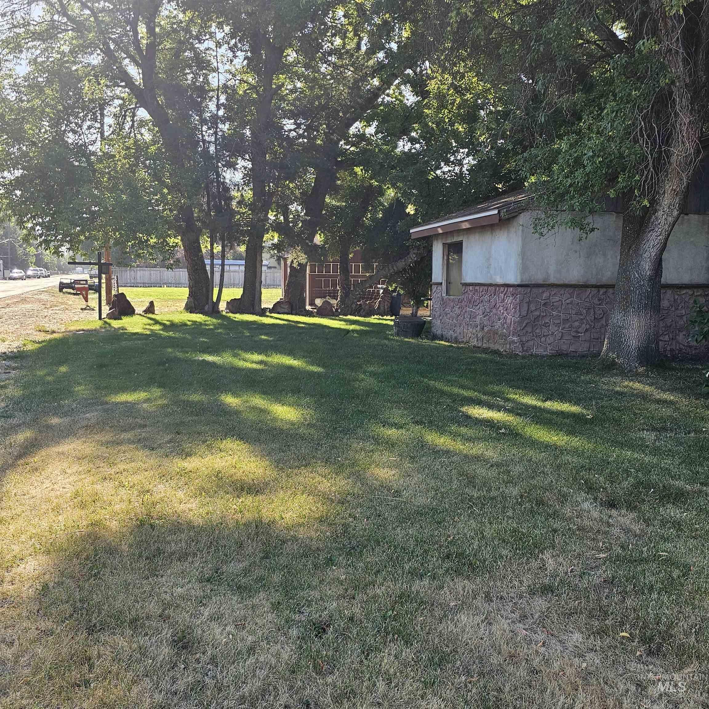 2141 East Syringa Street Eagle, ID 83616 - Photo 18 of 26 View of green lawn
