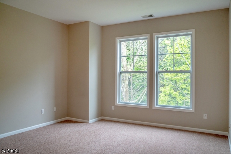804 River Place Butler, NJ 07405 - Photo 25 of 32