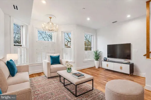 $5,990 | 3169 18th Street Northwest, Unit 3, Washington, DC 20010