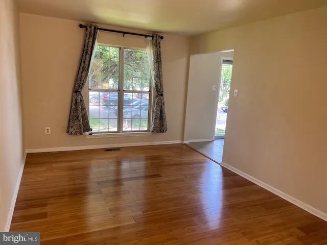 $2,600 | 13 Dinsdale Court, Silver Spring, MD 20906