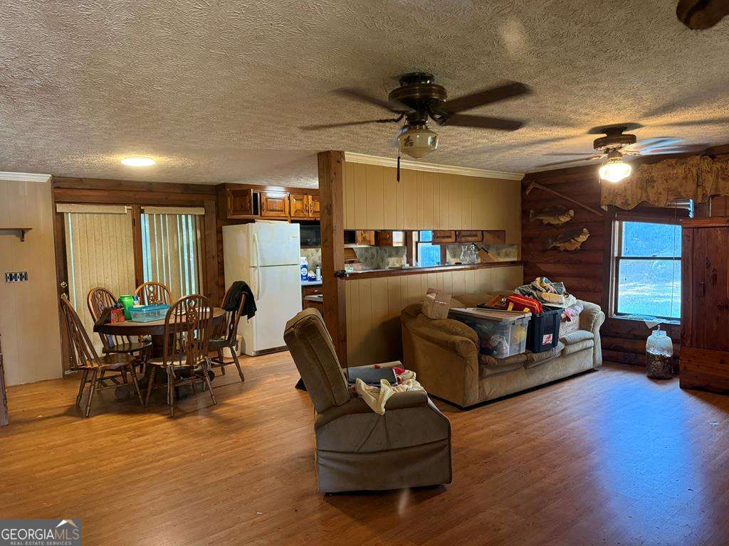 1129 County Road 533 533, AL 36280 - Photo 9 of 19 a living room with furniture