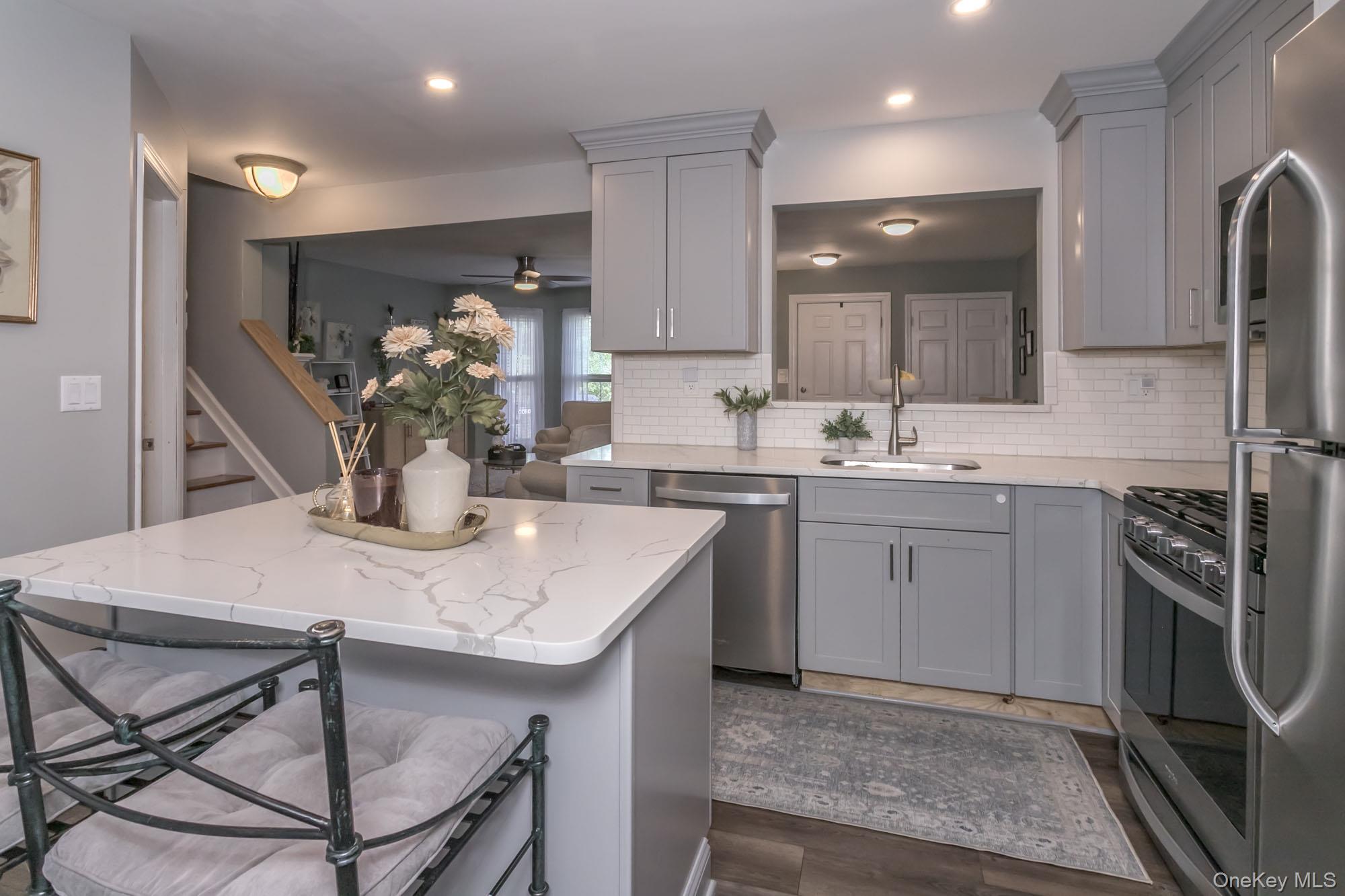 69 Olde Wagon Road Warwick, NY 10990 - Photo 3 of 25