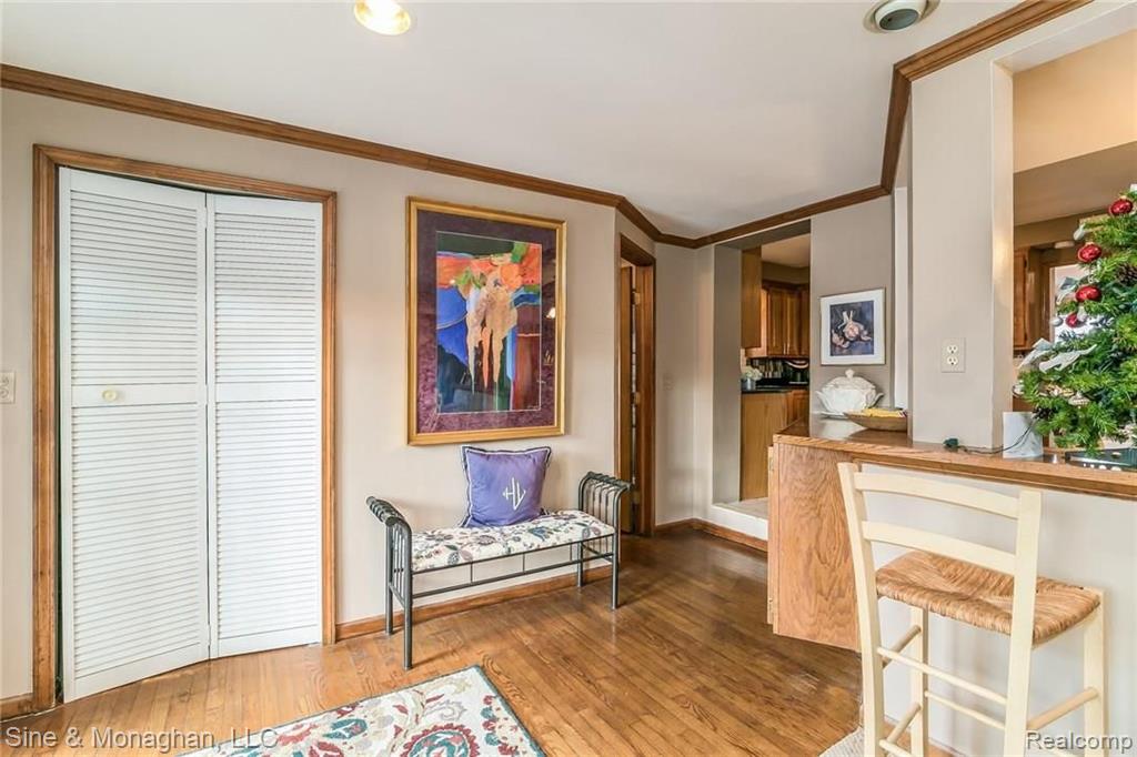 749 Hampton Road Grosse Pointe Woods, MI 48236 - Photo 8 of 18