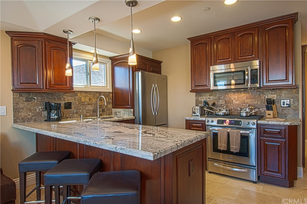 116 39th Street Newport Beach, CA 92663 - Photo 3 of 16