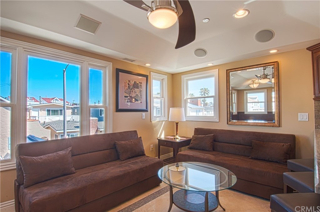 116 39th Street Newport Beach, CA 92663 - Photo 5 of 16