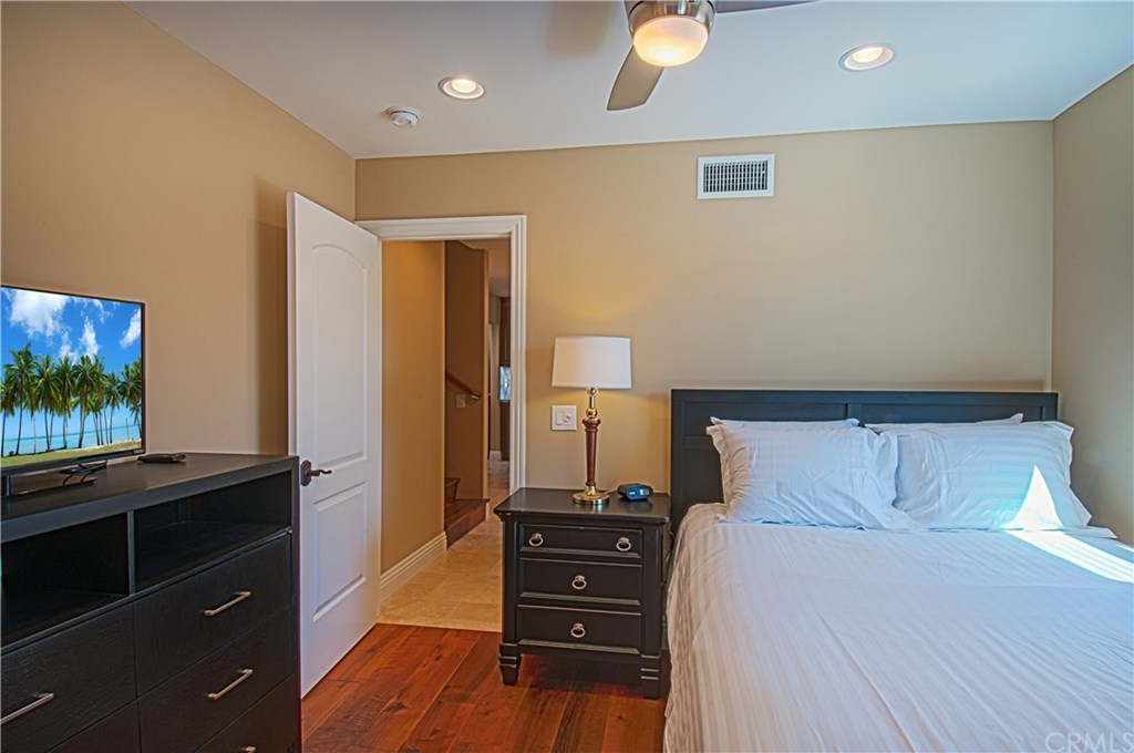 116 39th Street Newport Beach, CA 92663 - Photo 10 of 16