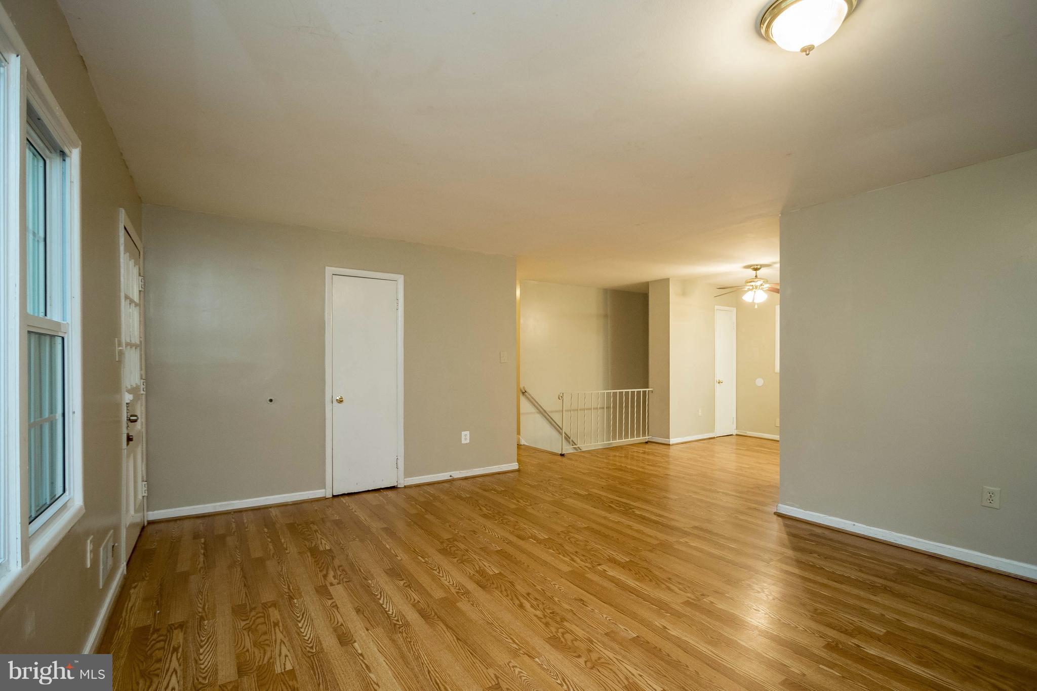 6520 Haystack Road Alexandria, VA 22310 - Photo 3 of 20 Living room
