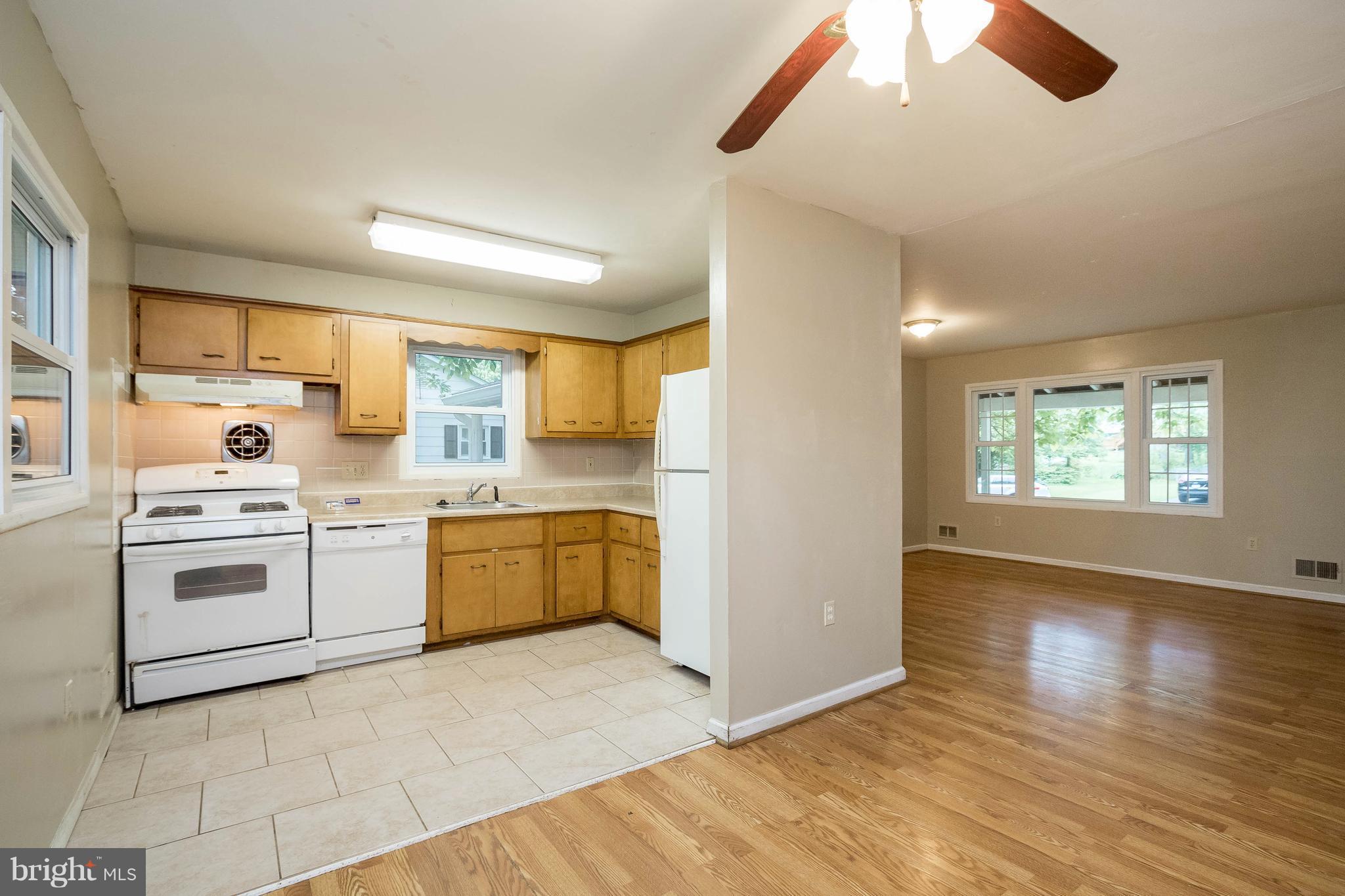 6520 Haystack Road Alexandria, VA 22310 - Photo 5 of 20 Dining/Kitchen