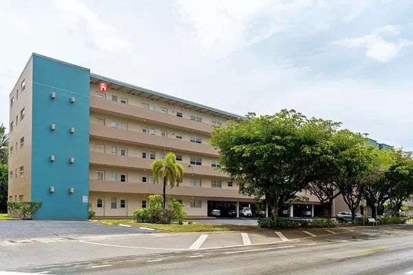 $218,000 | 300 Northeast 14th Avenue, Unit 501, Hallandale, FL 33009