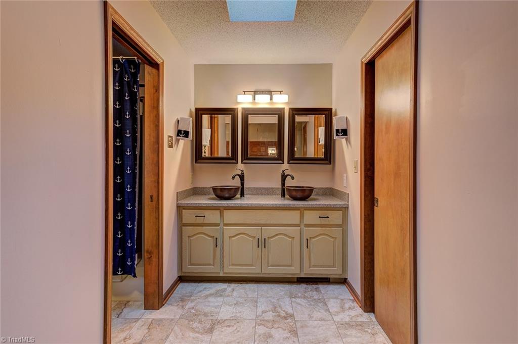 143 Riverside Court Lexington, NC 27292 - Photo 13 of 30 Gallery Image 13