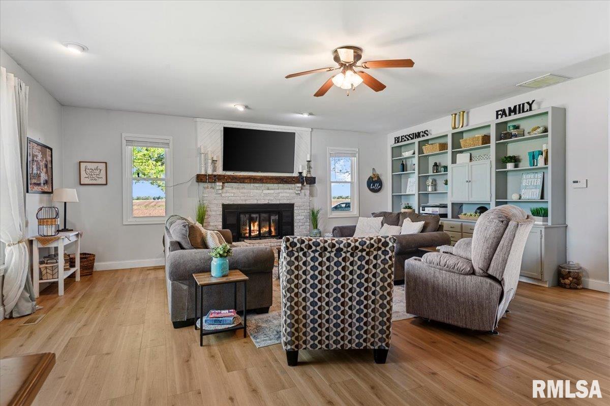 2522 County Road 625 East Rochester, IL 62563 - Photo 10 of 53 Gallery Image 10