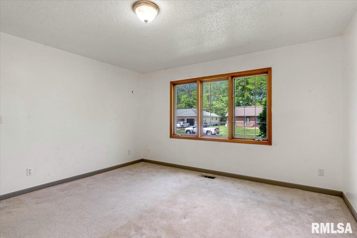 1204 Harmony Court Springfield, IL 62703 - Photo 20 of 35