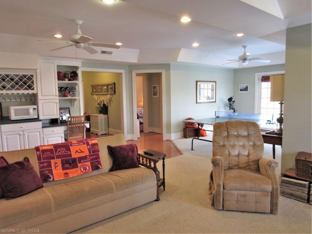 1450 Falcon Ridge Road Blacksburg, VA 24060 - Photo 59 of 66 Gallery Image 59
