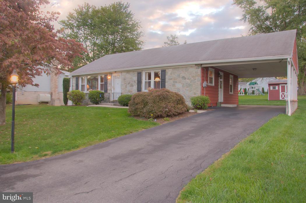 9 North Wood Road Lancaster, PA 17602 - Photo 1 of 27 Gallery Image 1
