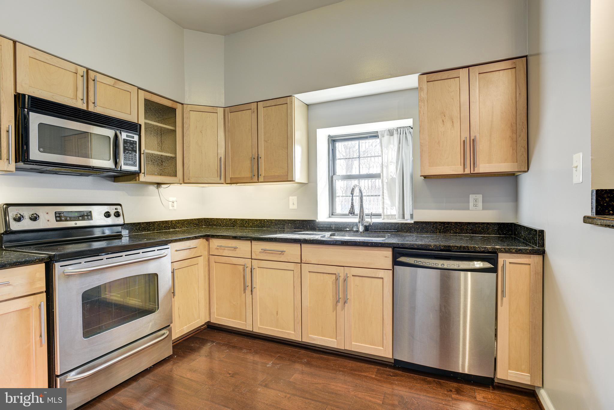 1017 Hunter Street Baltimore, MD 21202 - Photo 3 of 22