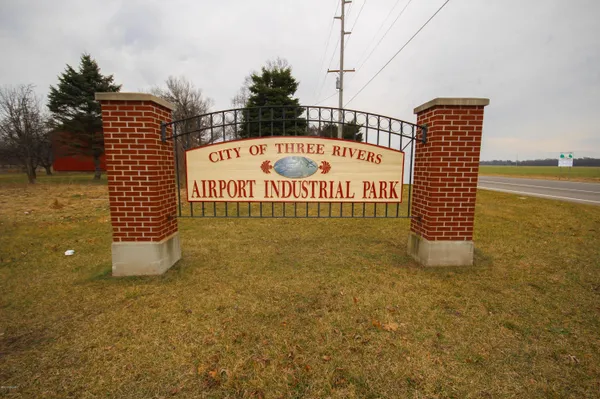 $180,640 | Three Hov Aire Drive, Unit 11 29 ACRES, Three Rivers, MI 49093