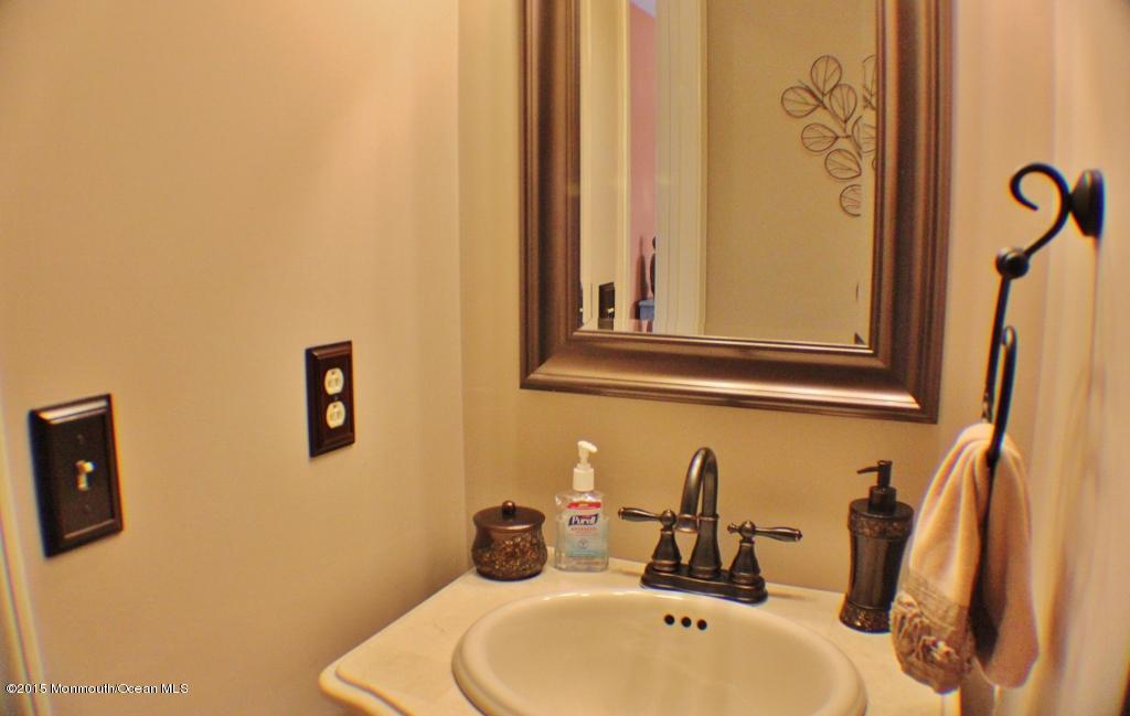 53 Renaissance Lane, Unit 77 New Brunswick, NJ 08901 - Photo 22 of 43 IMG_6539 (1024x649)