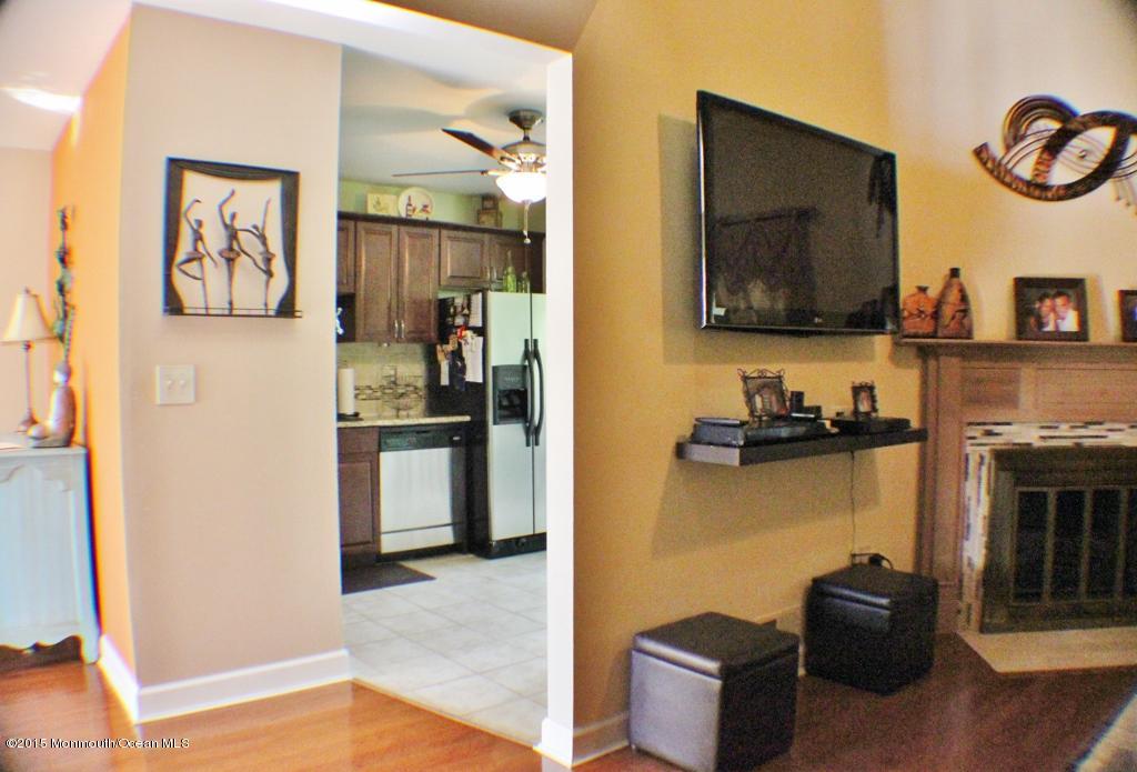 53 Renaissance Lane, Unit 77 New Brunswick, NJ 08901 - Photo 4 of 43 IMG_6481 (1024x695)