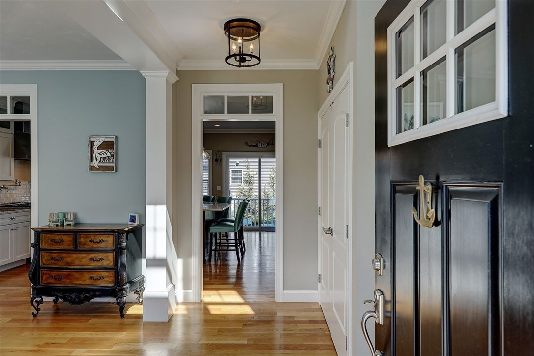 1 Elizabeth Road Barrington, RI 02806 - Photo 4 of 42