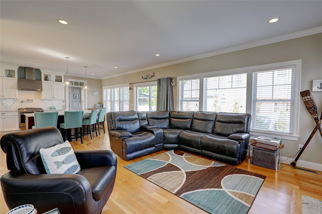 1 Elizabeth Road Barrington, RI 02806 - Photo 8 of 42